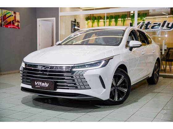 BYD KING 1.5 DM-I PHEV GS AUTOMÁTICO BYD KING 1.5 DM-I PHEV GS AUTOMÁTICO